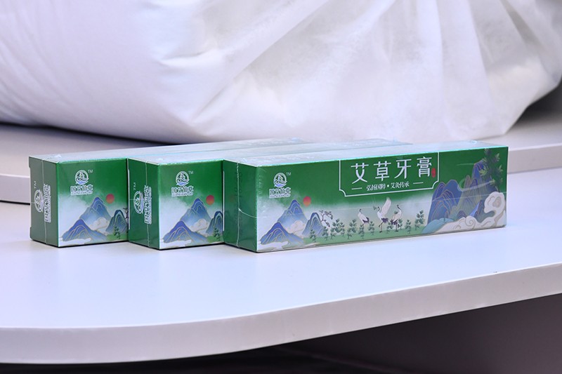 粉艾草牙膏